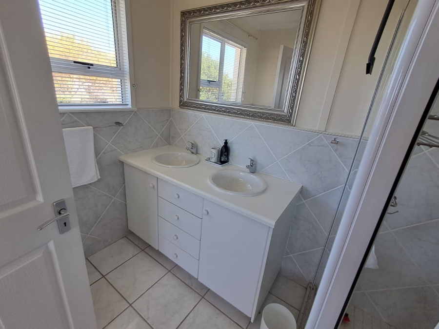 4 Bedroom Property for Sale in Bergsig Western Cape